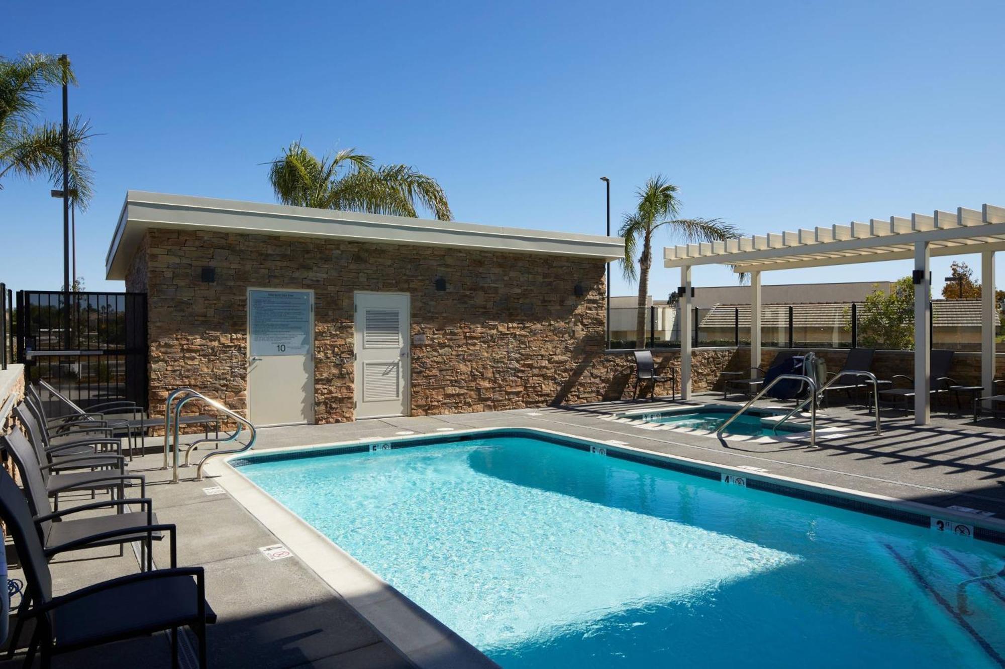Fairfield Inn & Suites By Marriott Riverside Moreno Valley Exterior photo